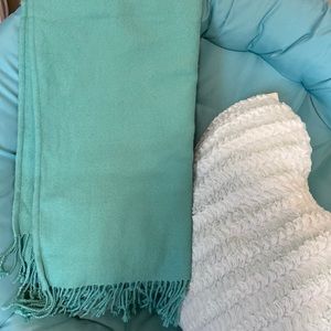 pottery barn teen blue and green throw blanket